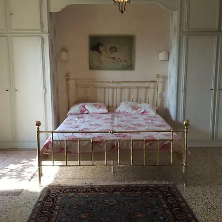 On The Hills, Charme Retreat